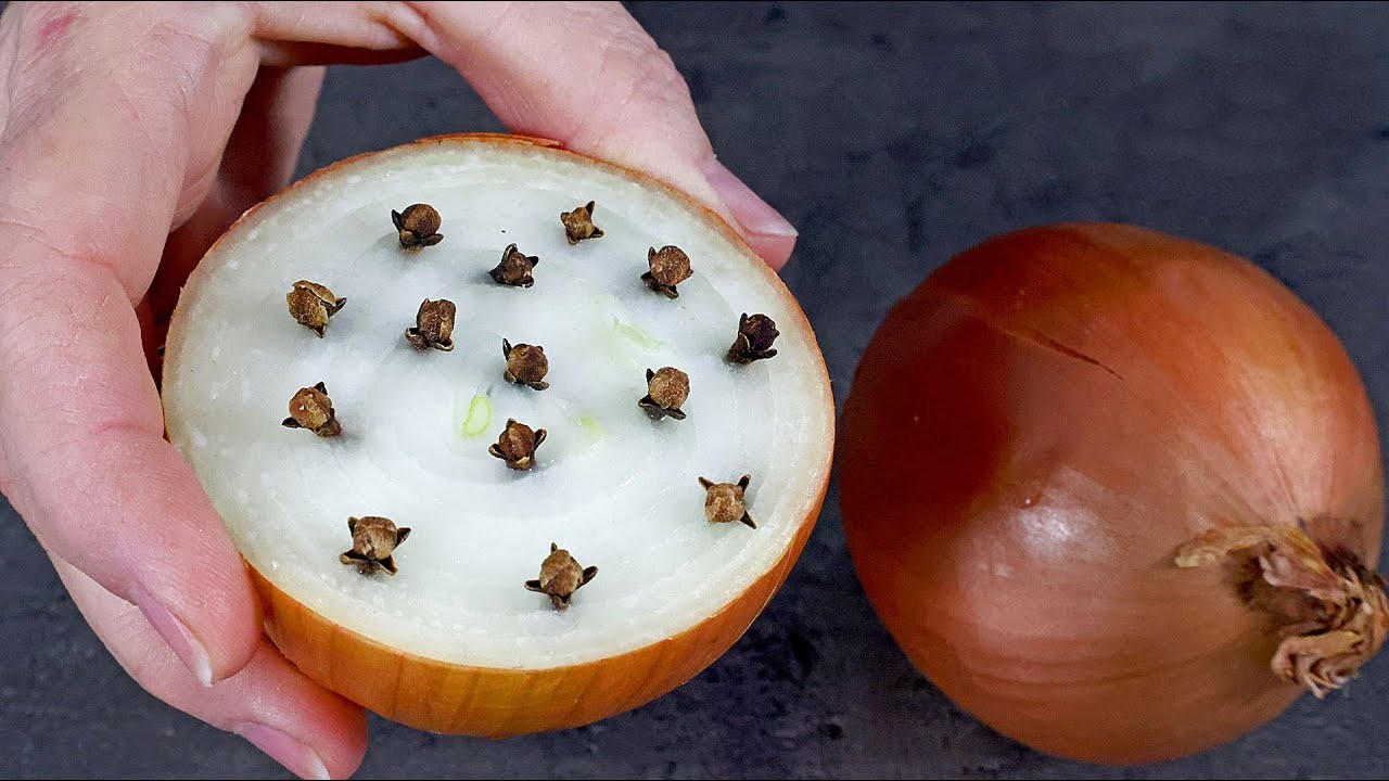 Savezvous pourquoi mettre des clous de girofle dans un oignon émincé ? C